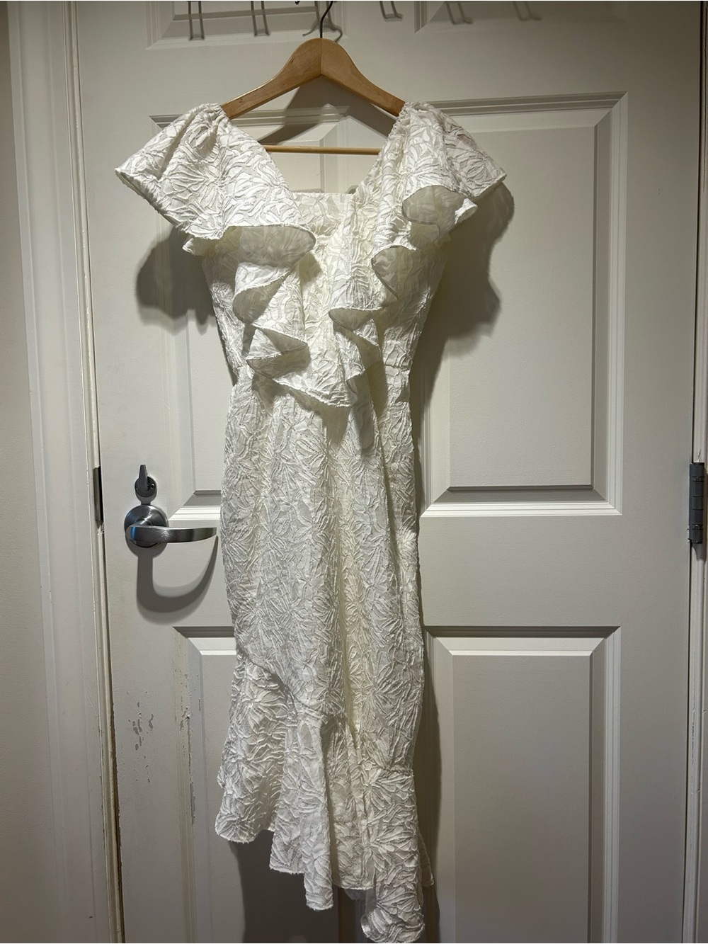 C/MEO - Collective Ivory Textured Ruffle Mermaid Midi Dress